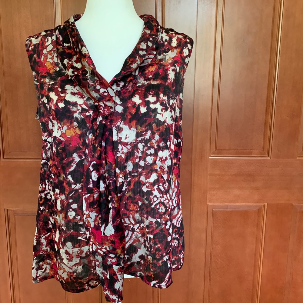 SOLD! Patterned semi-sheer sleeveless blouse -M